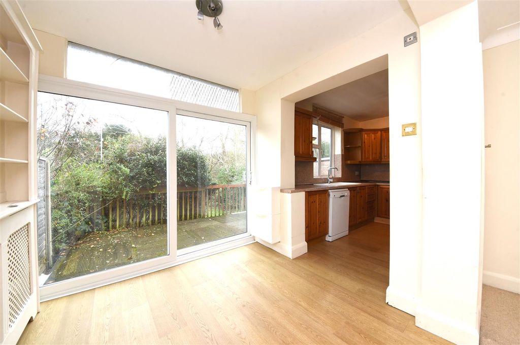 Property photo 3 of 14 46_Great_Bushy_Drive_Pic_3.Jpg