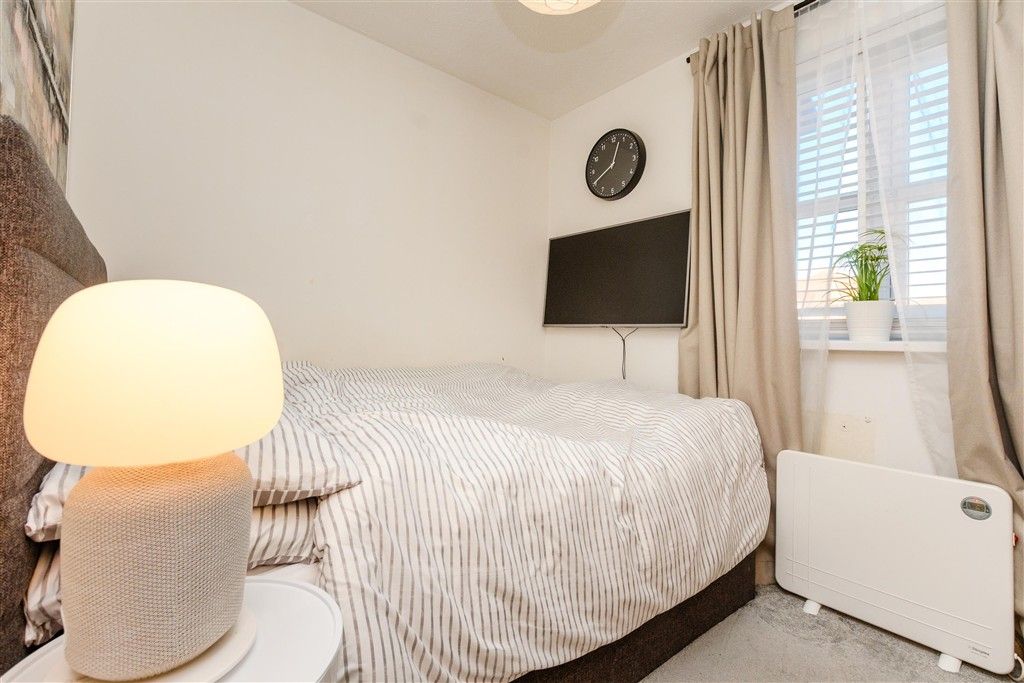 Property photo 3 of 8 Bedroom