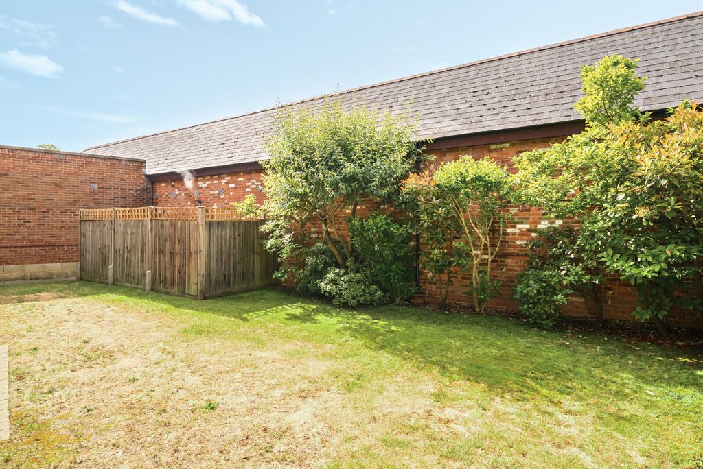 Property photo 2 of 12 1298134-6-682ee69...