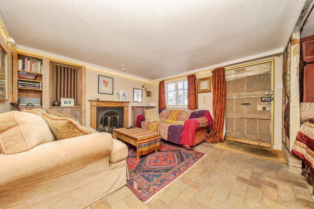 Property photo 2 of 21