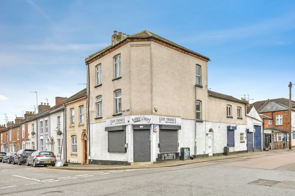 Property photo 3 of 11 Front