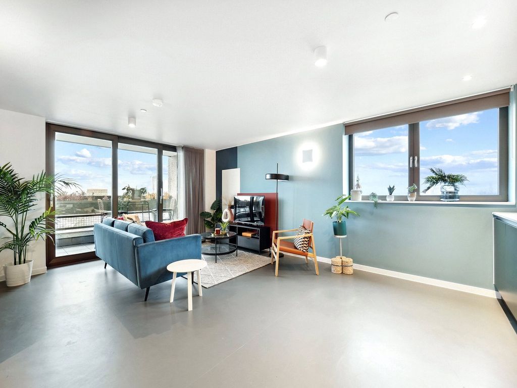 Property photo 2 of 17 Balfron Tower