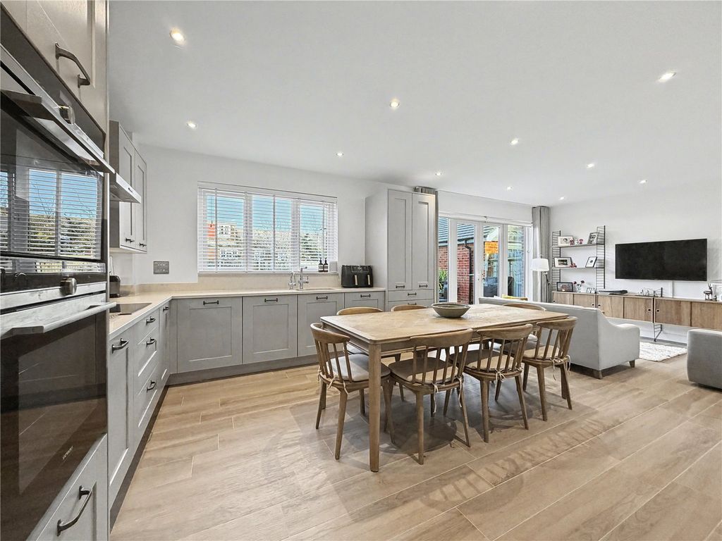 Property photo 3 of 25 Picture No. 07