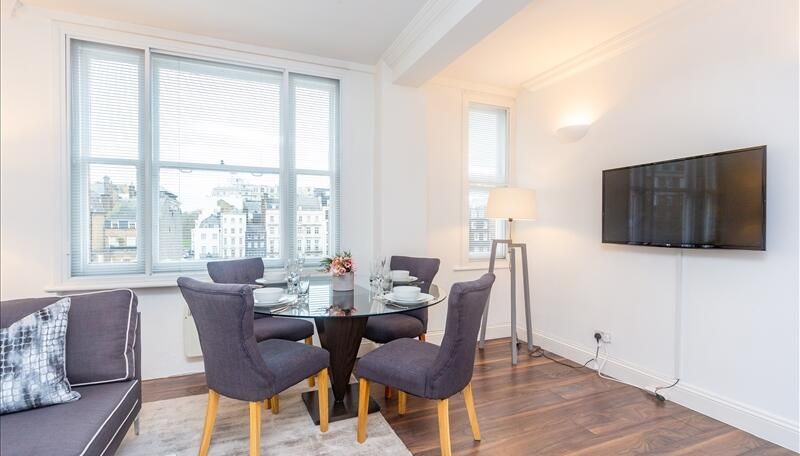 Property photo 3 of 7 Dining Room