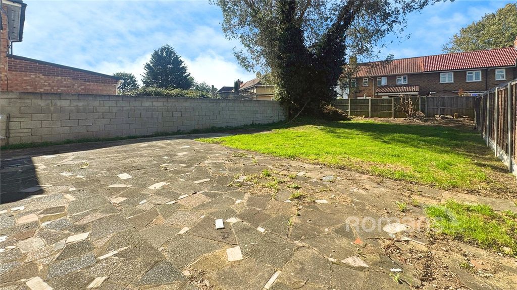 Property photo 2 of 14 Garden