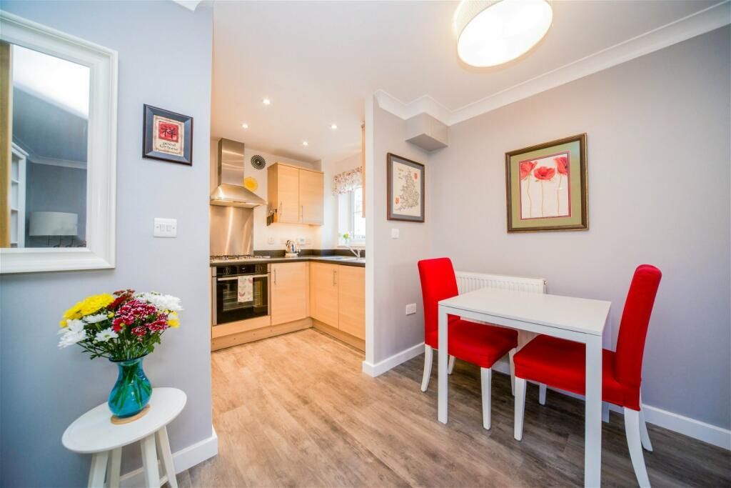 Additional image 5 of 2 bed flat for saleAlbion Way, Edenbridge TN8