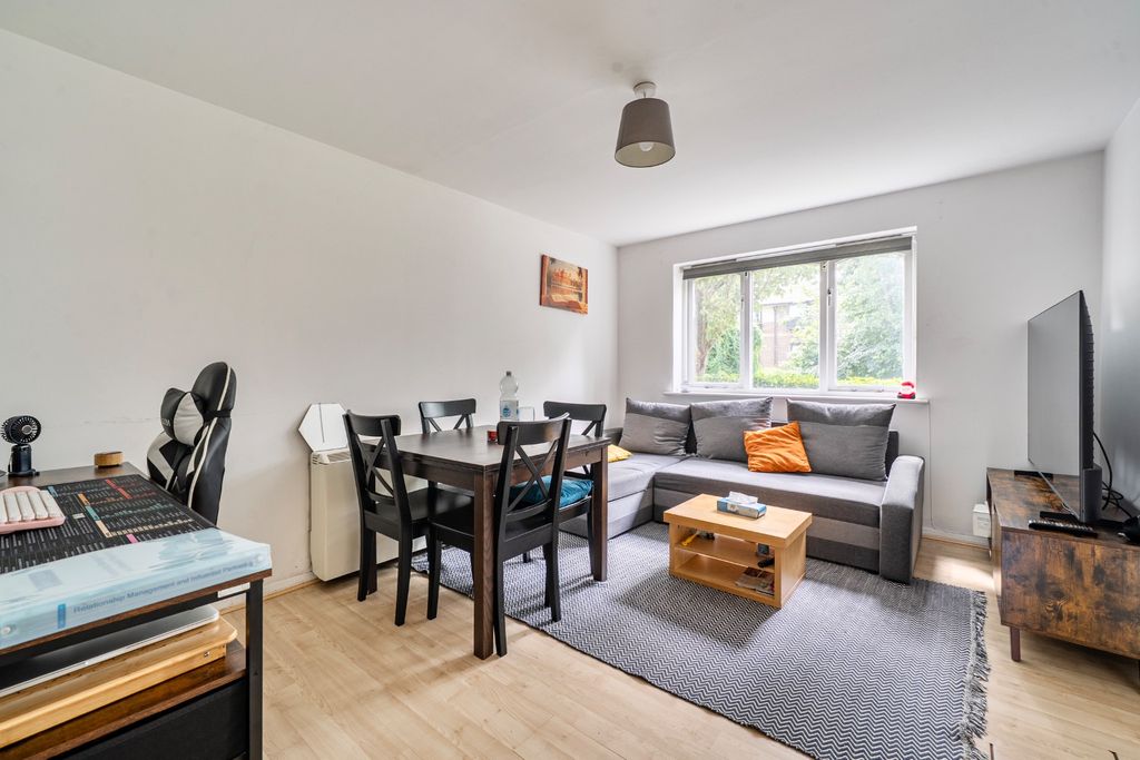 Property photo 2 of 9 5254431