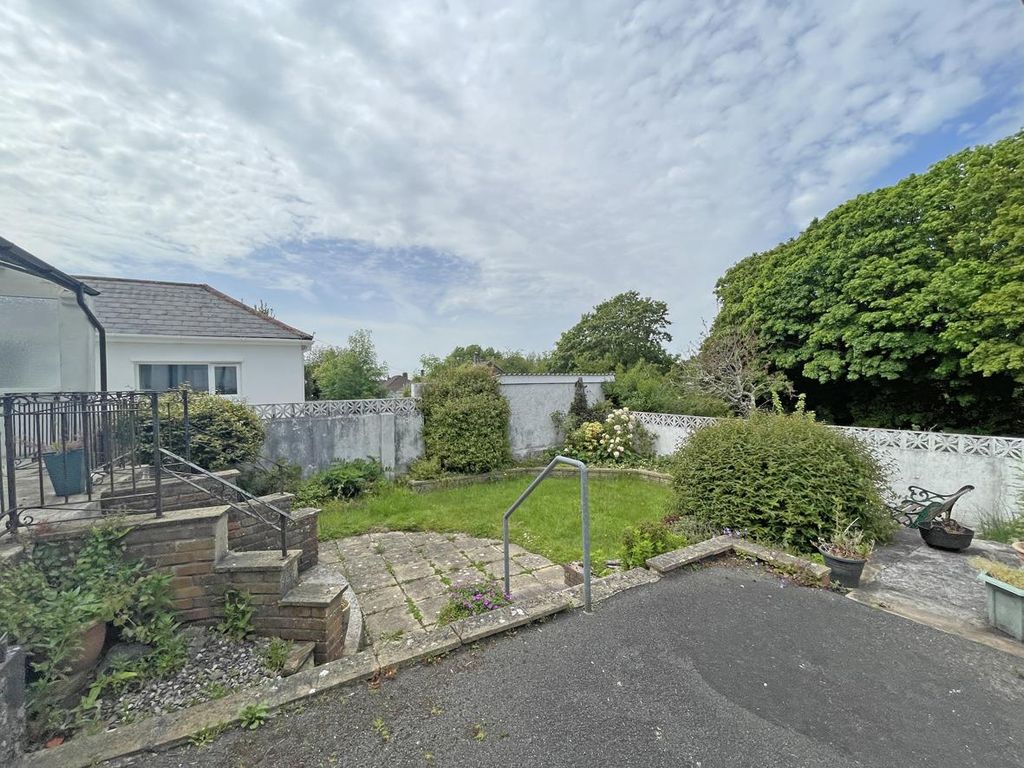 Property photo 2 of 19 Old Woodlands Road 107 - New Garden 4.Jpg