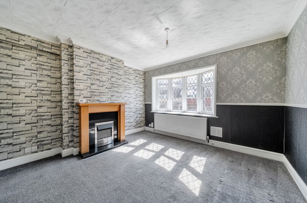 Property photo 2 of 21 1488347-19-6A50Bb...