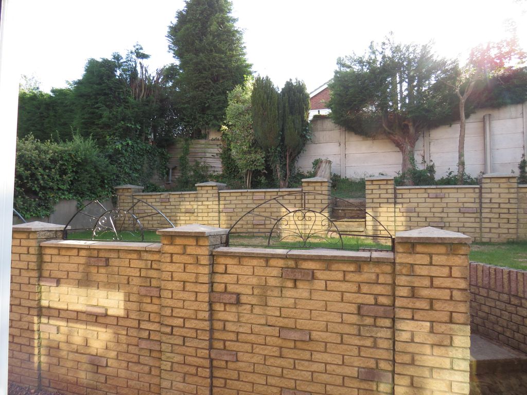 Property photo 2 of 10 Garden