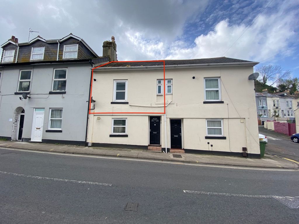 Property photo 1 of 10 Front