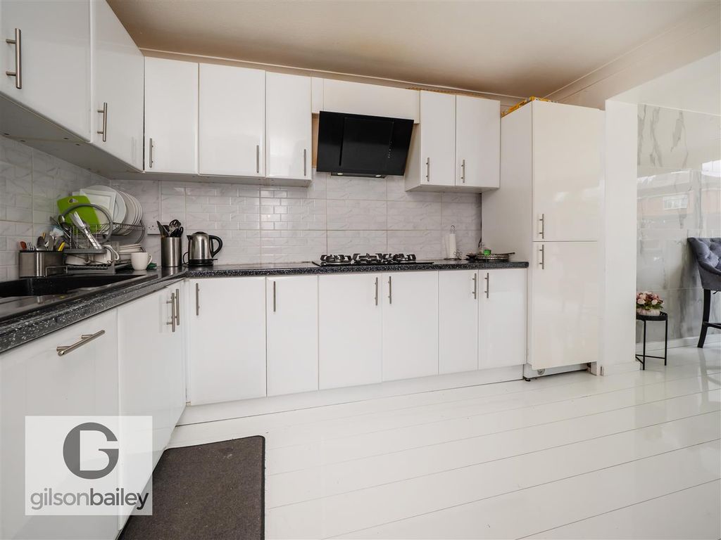 Property photo 3 of 33 38Dentonroad-20.Jpg