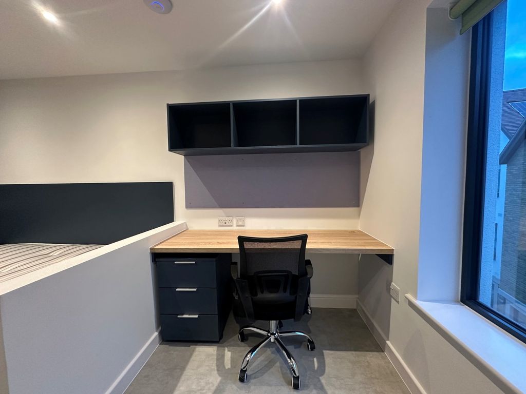 Property photo 2 of 5 Picture 2