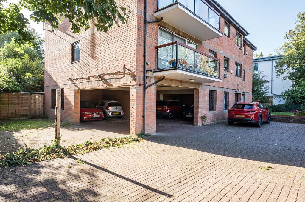 Property photo 3 of 20