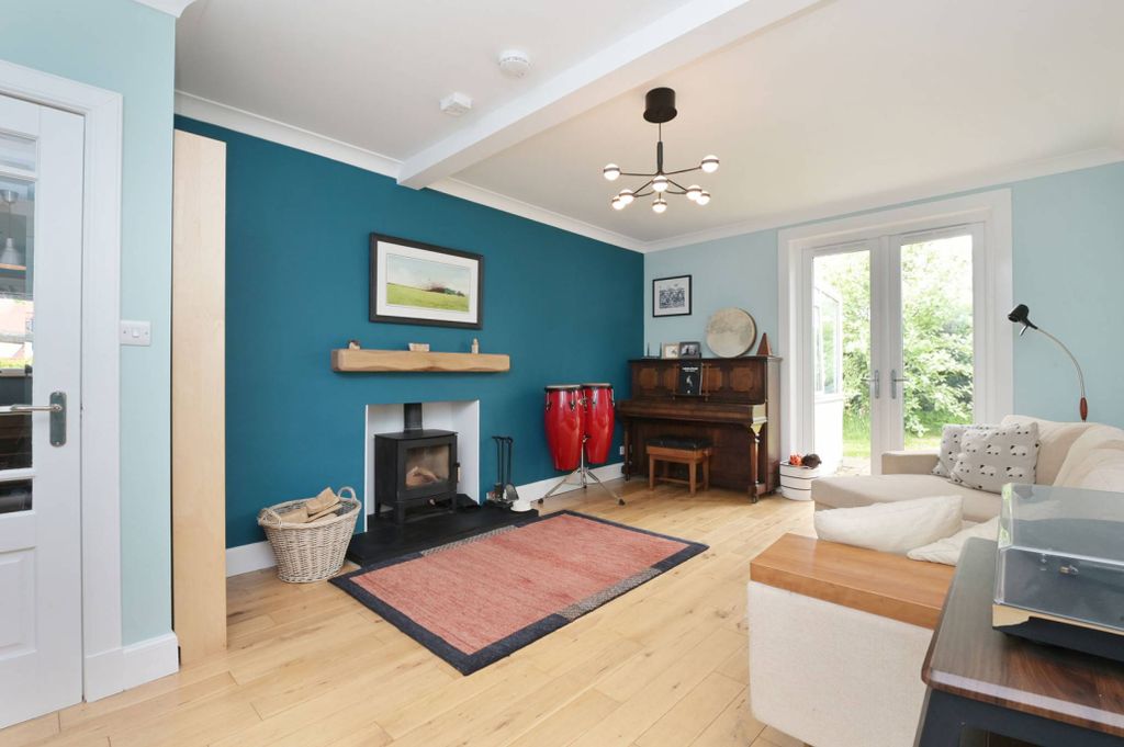 Property photo 2 of 37