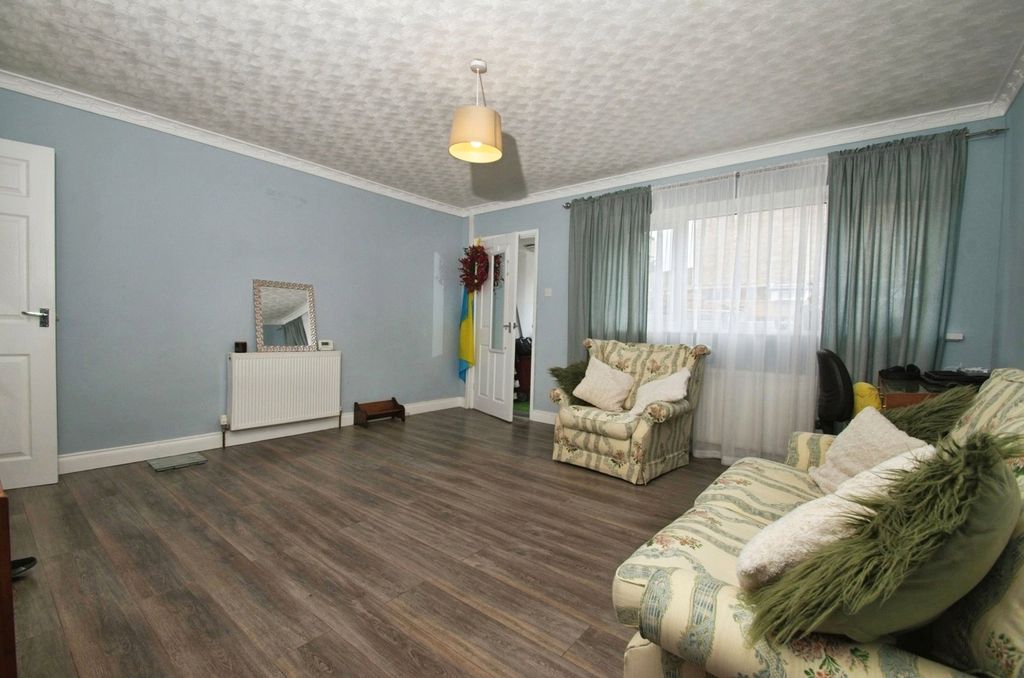 Property photo 3 of 18 Picture No. 03