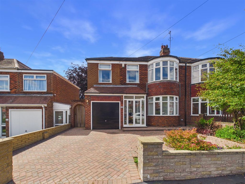 Property photo 1 of 15 Cam05451G0-Pr0156-Still017.Jpg