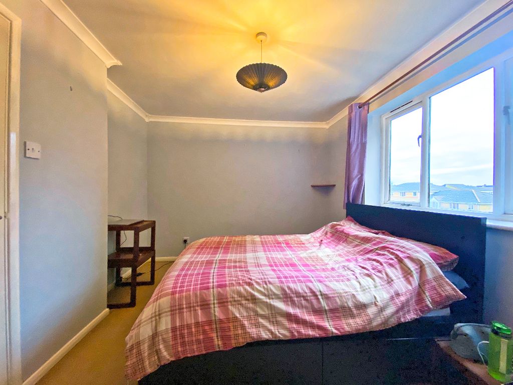 Property photo 3 of 7 4