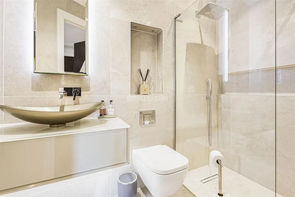 Additional image 16 of 3 bed flat to rentCockfosters Road, Hadley Wood EN4