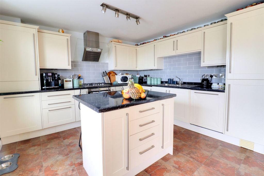 Property photo 3 of 15 3 - Picture No. 04