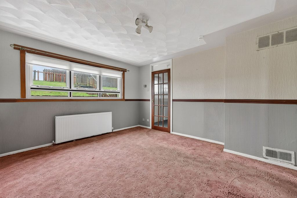 Property photo 3 of 25