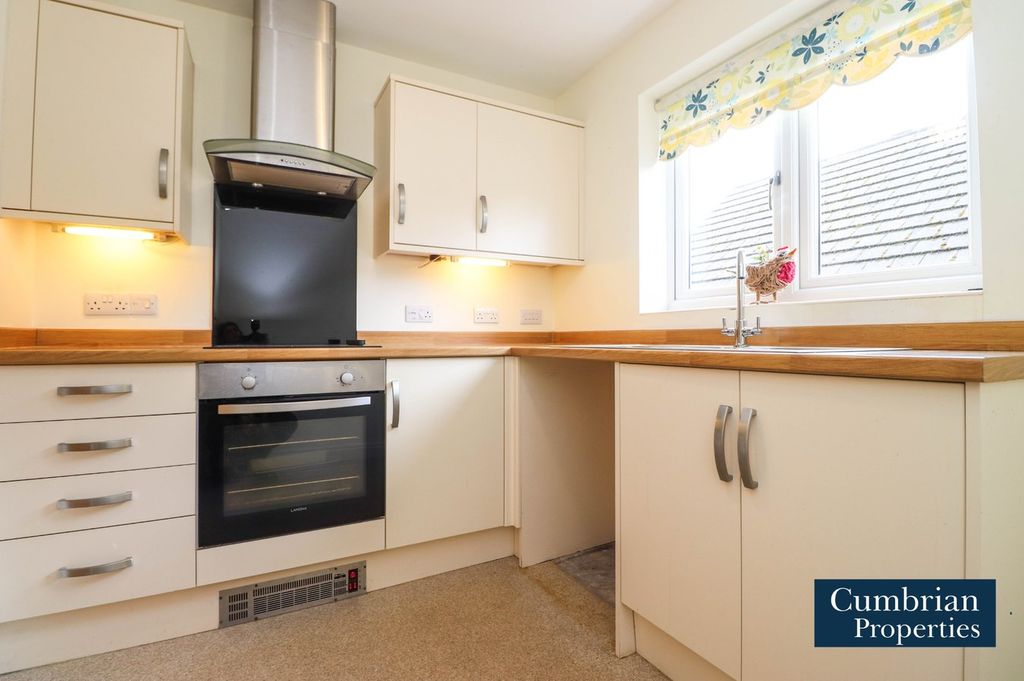 Property photo 2 of 13 Kitchen