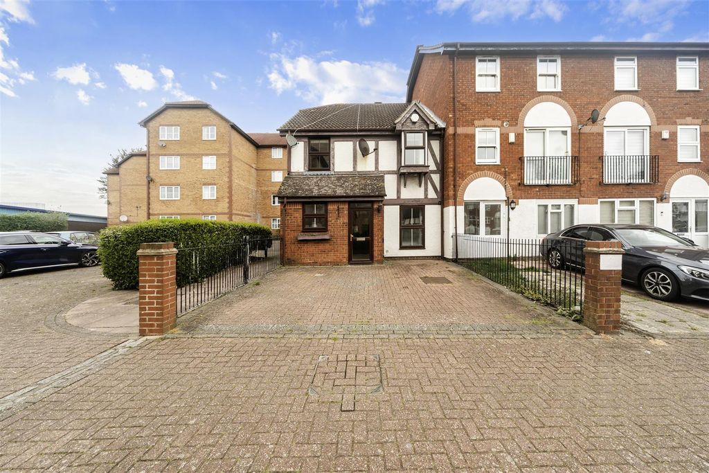 Property photo 1 of 13