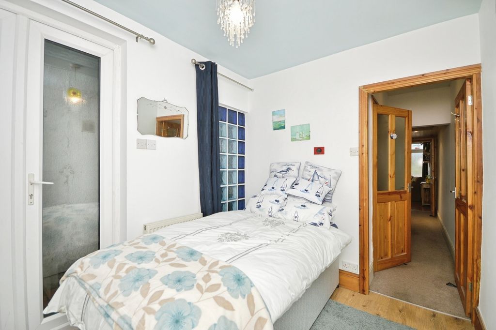 Additional image 18 of 2 bed flat for saleBeach Road, Menai Bridge, Isle Of Anglesey LL59