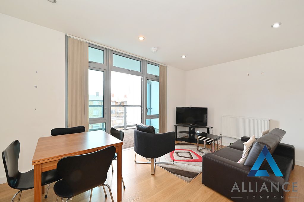 Property photo 2 of 10