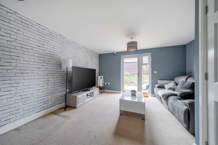 Property photo 2 of 21