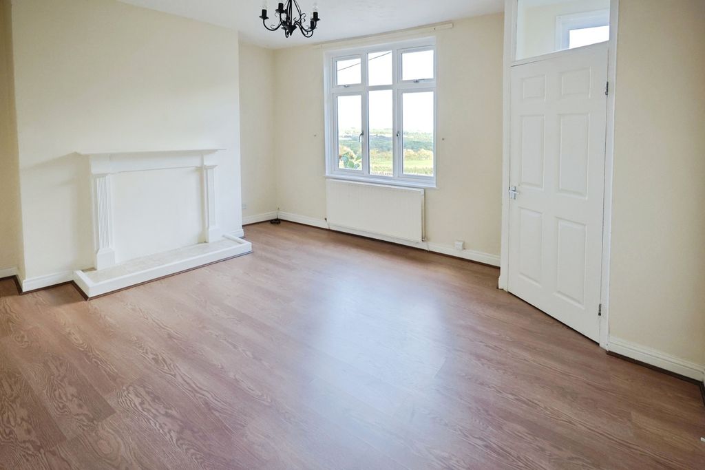Property photo 2 of 11 Pbox-Bedroom-338299.Jpg