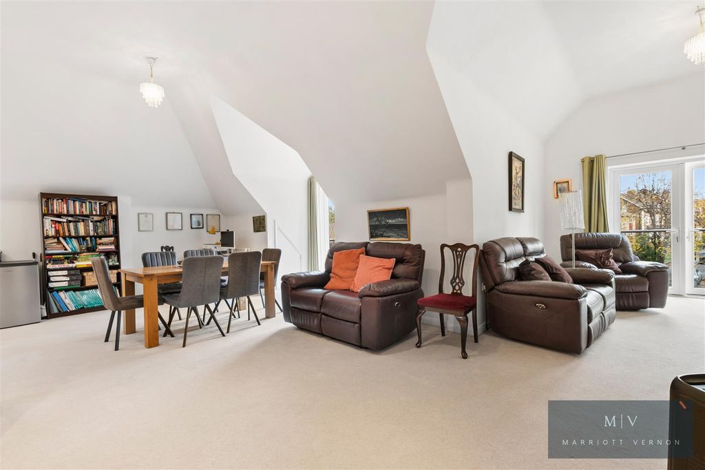 Property photo 3 of 14 Flat 14, Eva Court MV-5.Jpg