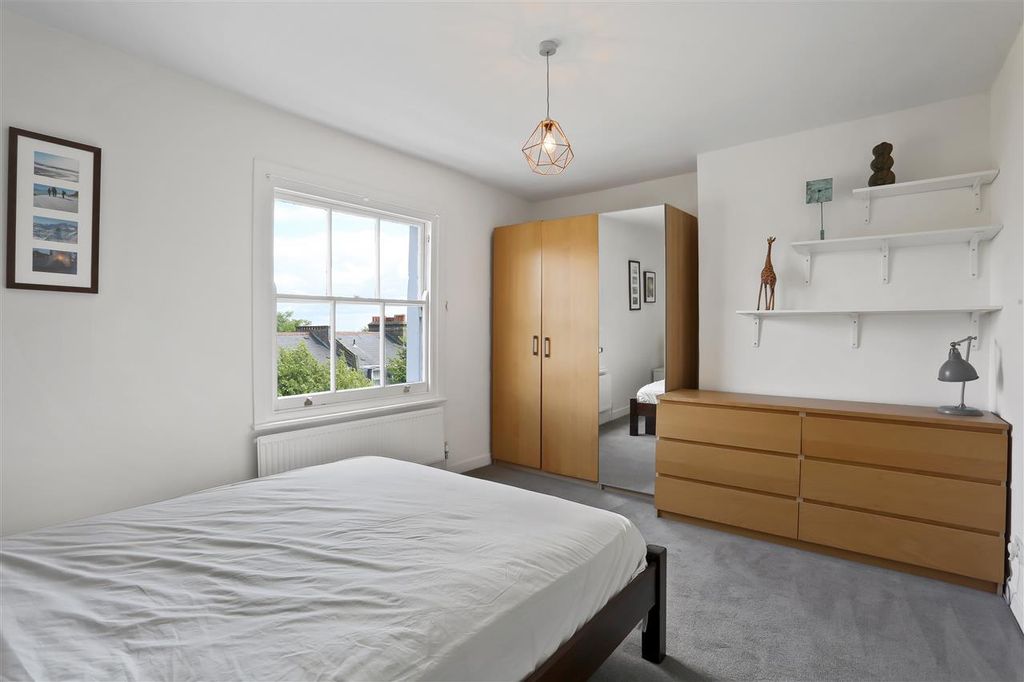 Property photo 3 of 12