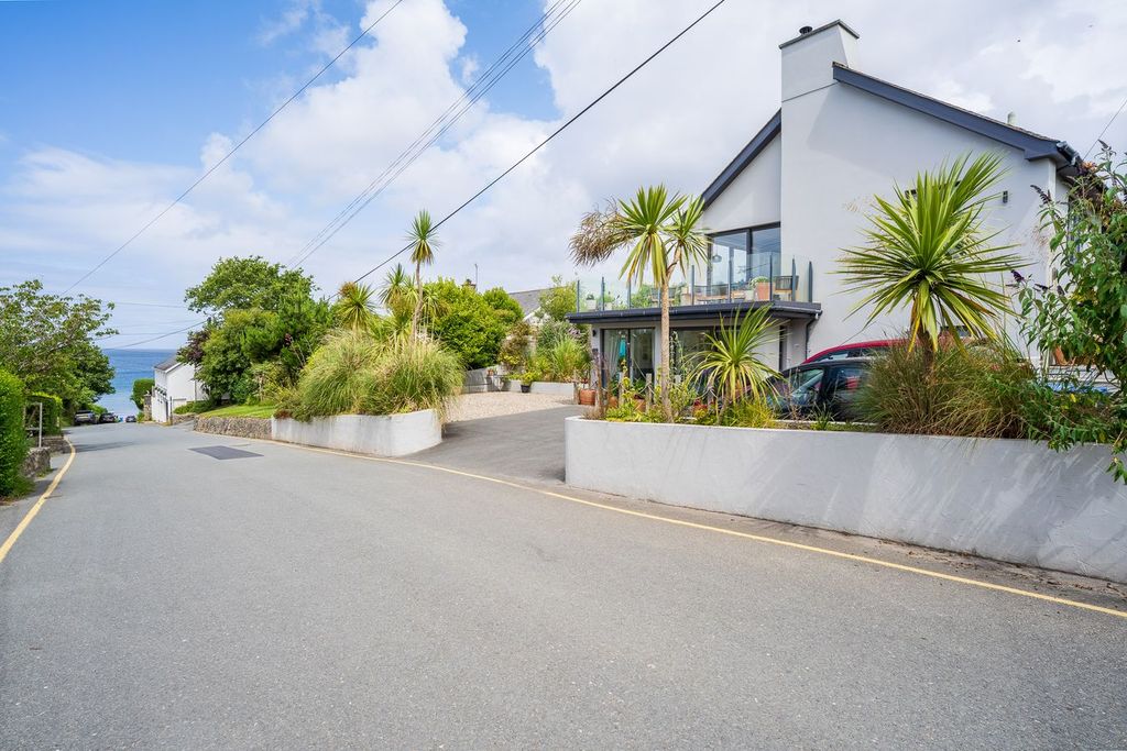 Property photo 2 of 58