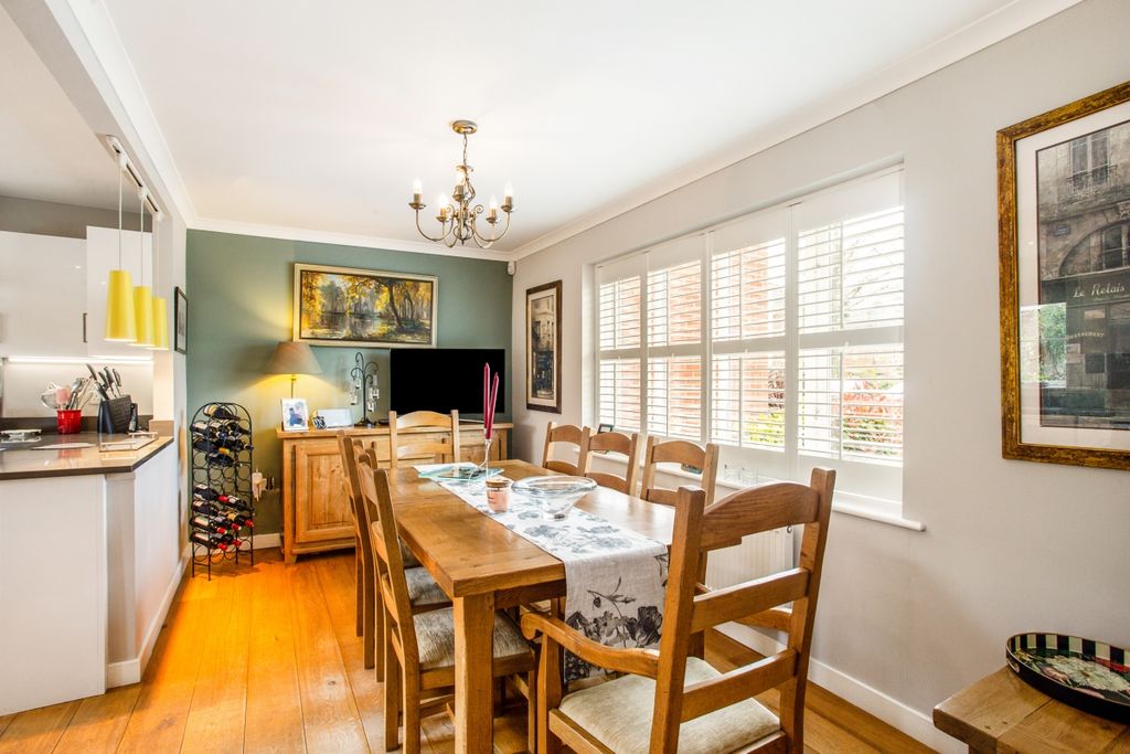 Property photo 3 of 9 Dining Space