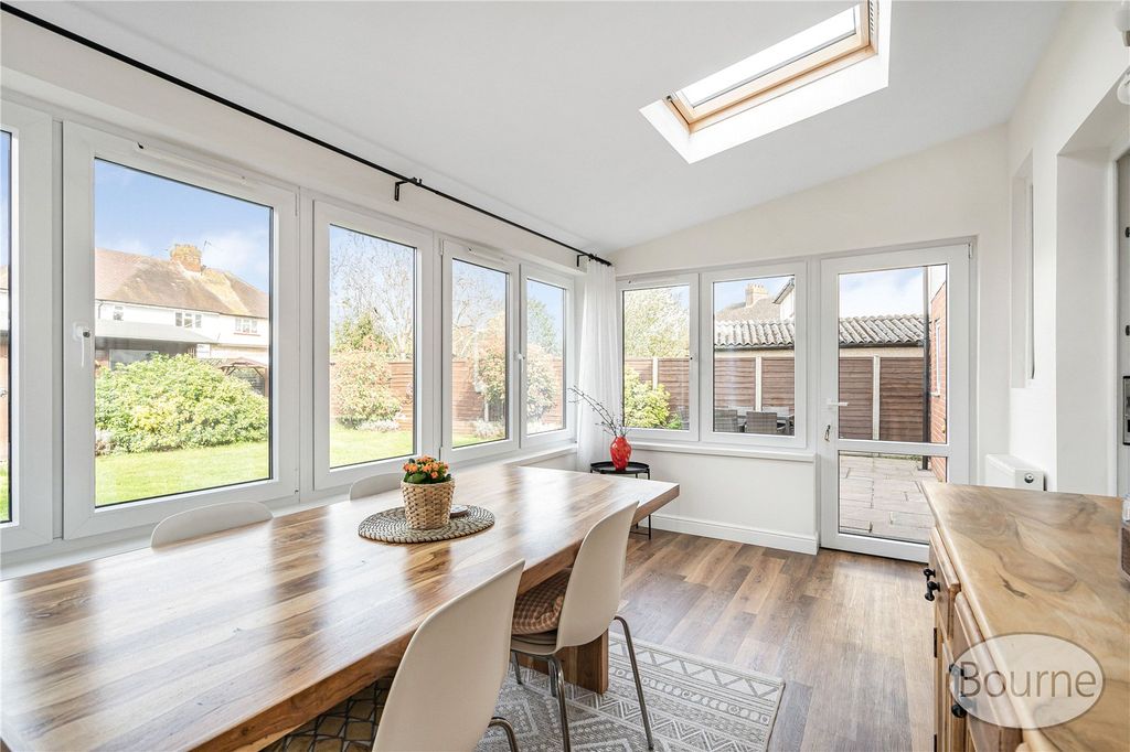 Property photo 3 of 37 Picture 3