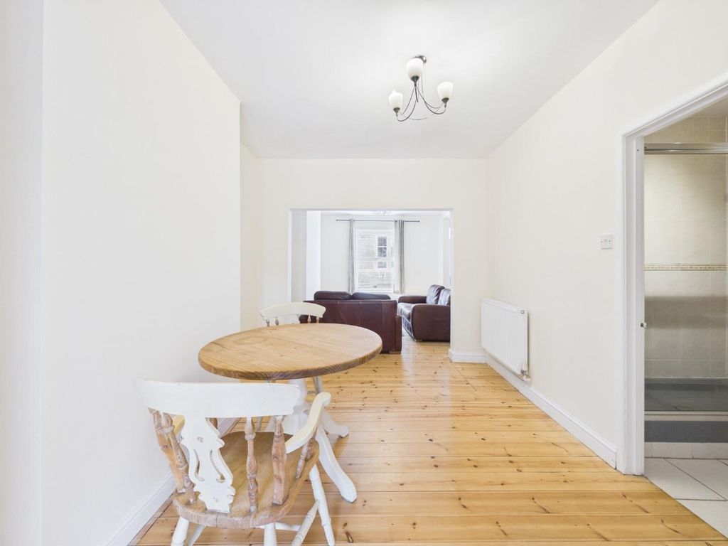 Property photo 3 of 19 Cam01530G0-Pr0474-Still007.Jpg