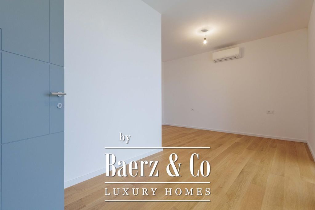 Property photo 2 of 34