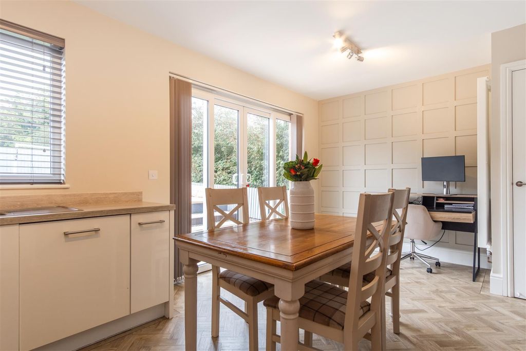 Property photo 3 of 22 Kitchen/Diner