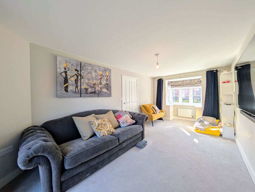 Property photo 3 of 21