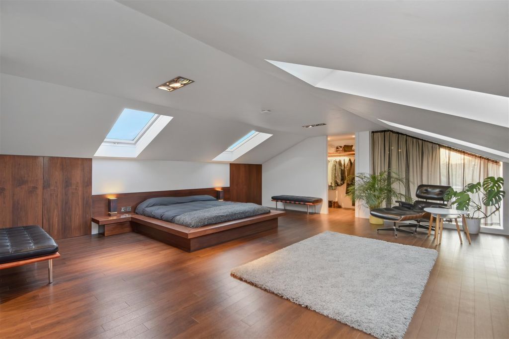 Property photo 3 of 54 13 Shepherdwell (25).Jpg