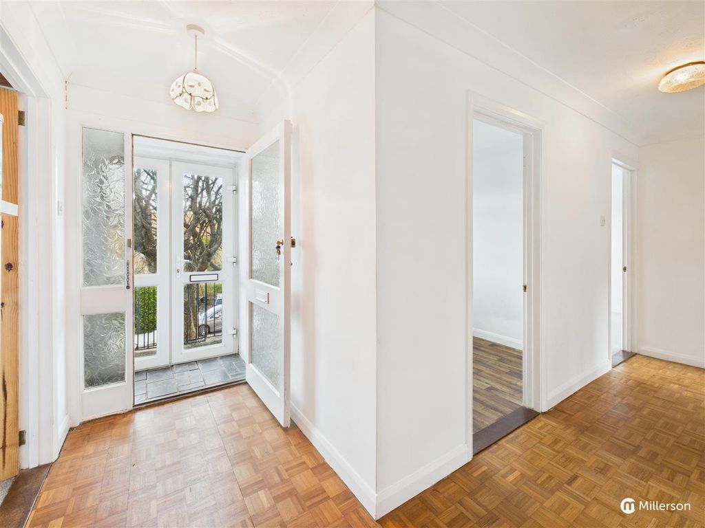 Property photo 3 of 18 Hallway