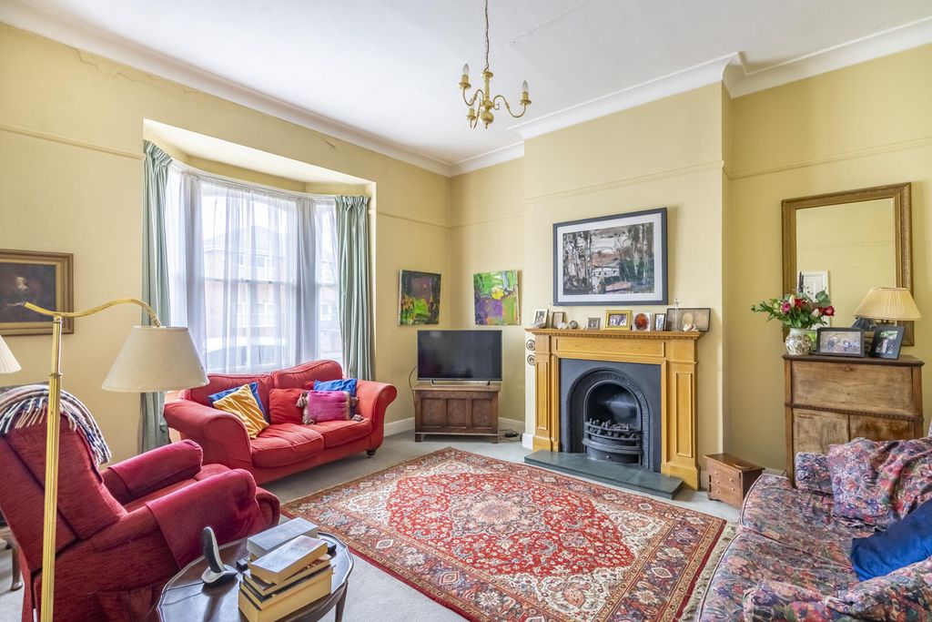 Property photo 2 of 19 Living Room