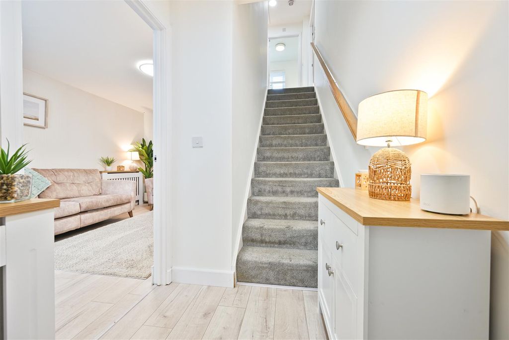 Property photo 2 of 30