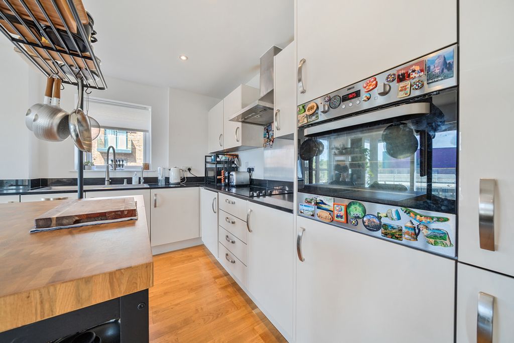 Property photo 2 of 23 1503448-18-6A798F...