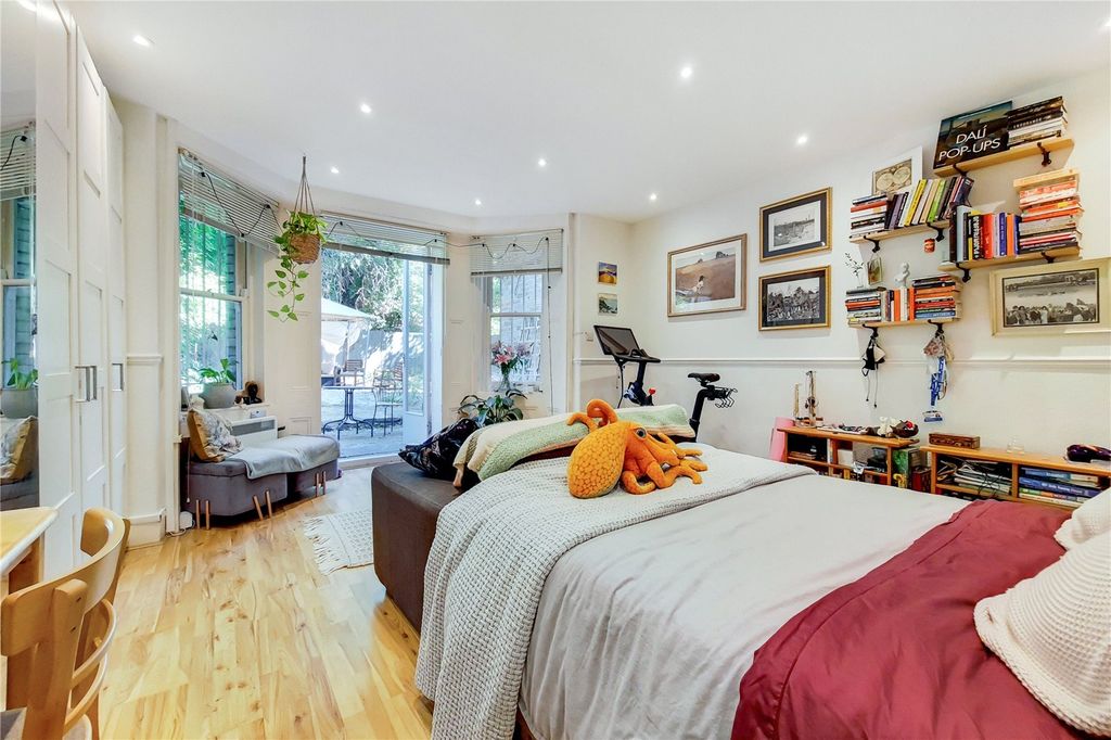 Property photo 3 of 10