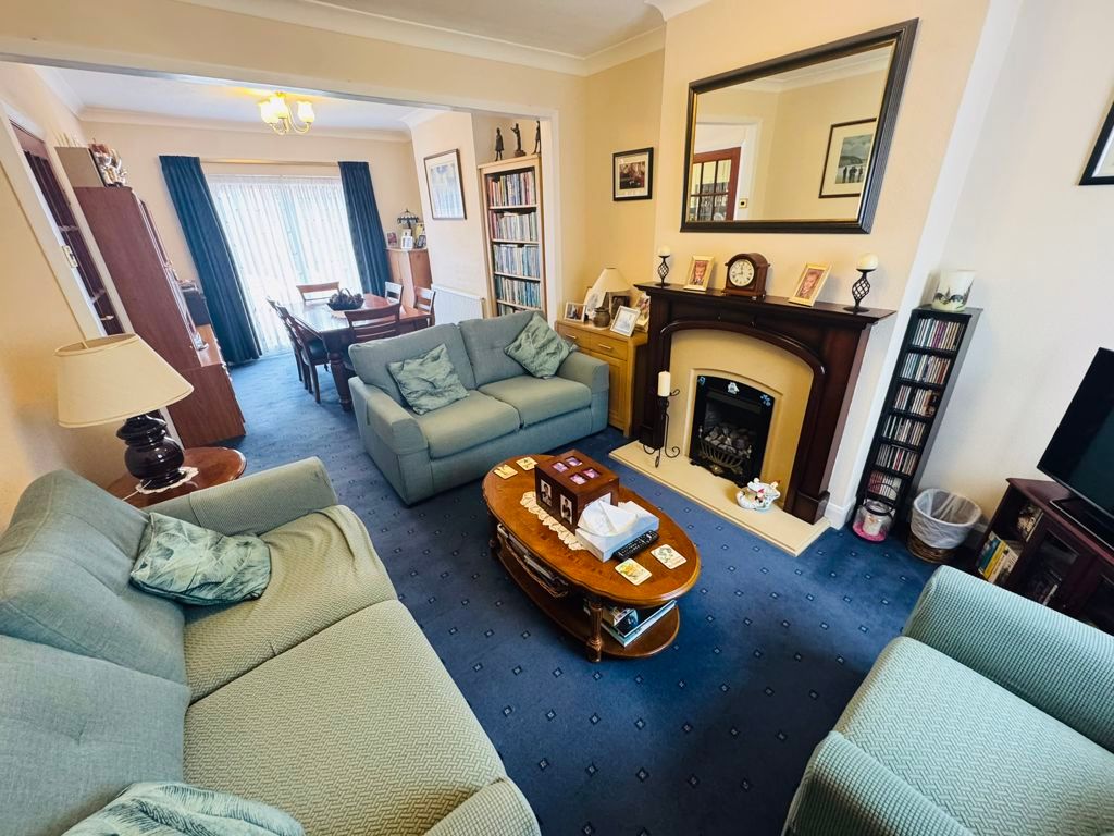 Property photo 3 of 12 Photo 8