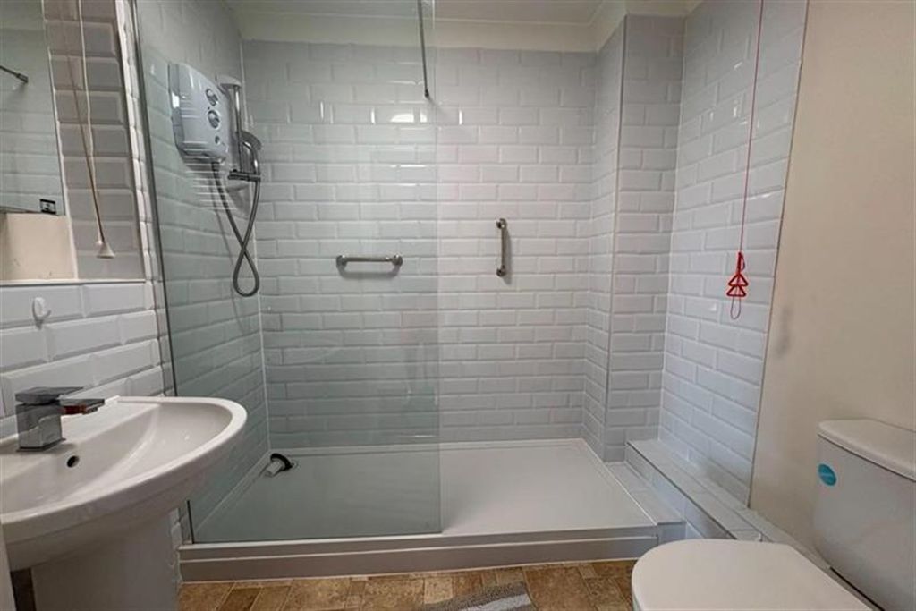 Property photo 3 of 7 (Thumbnail)