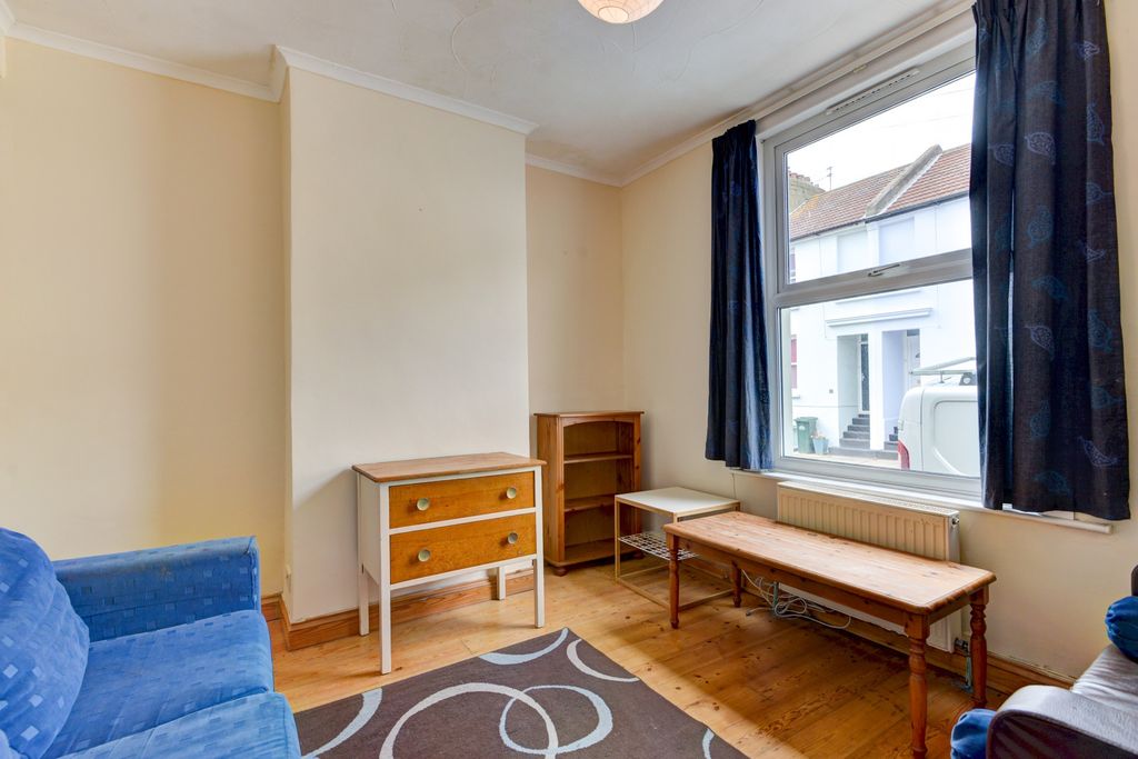 Property photo 2 of 17 Bright, Neatly Presented Living Room With Hardwood...