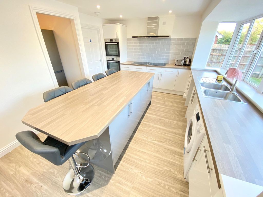 Property photo 2 of 18 Image